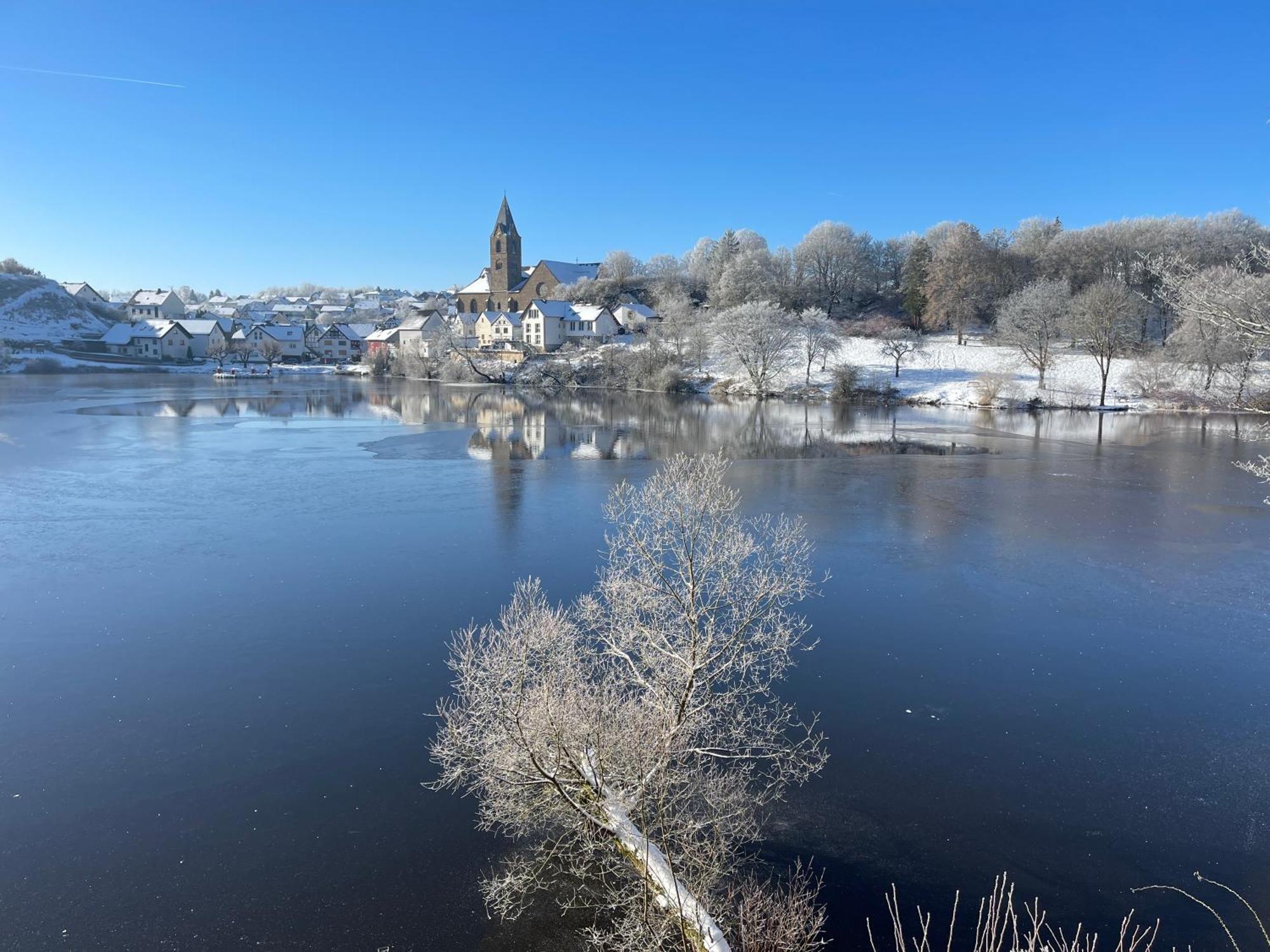 Ferienwohnungen Eifelstuben Mit Charme - Am See, Nahe Burg Ulmen Buitenkant foto